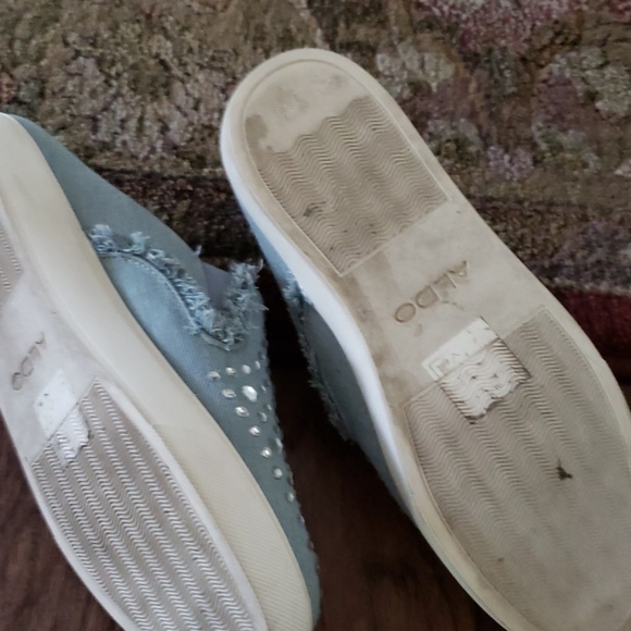 Shoes - Picture 3 of 4